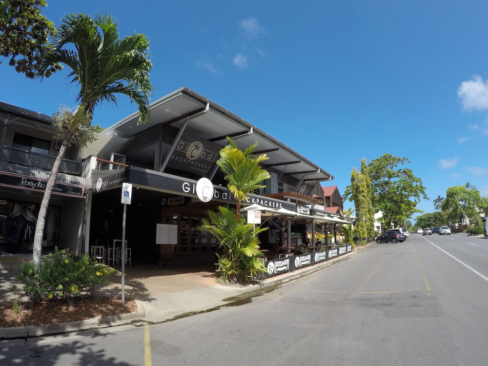 Global Backpackers - Port Douglas 3/29