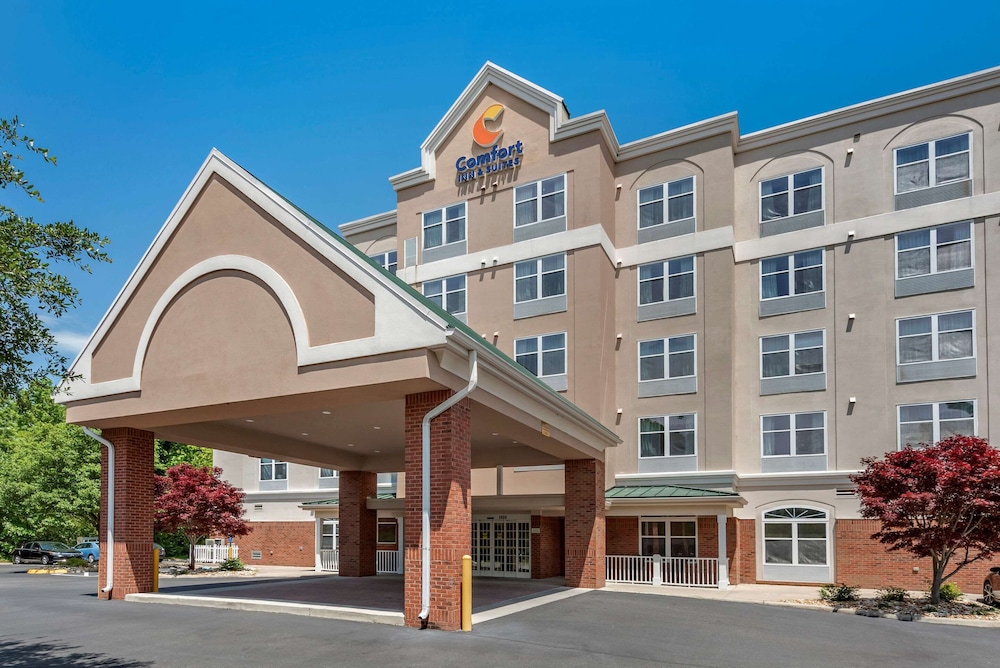 Comfort Inn & Suites Virginia Beach - Norfolk Airport 24/28
