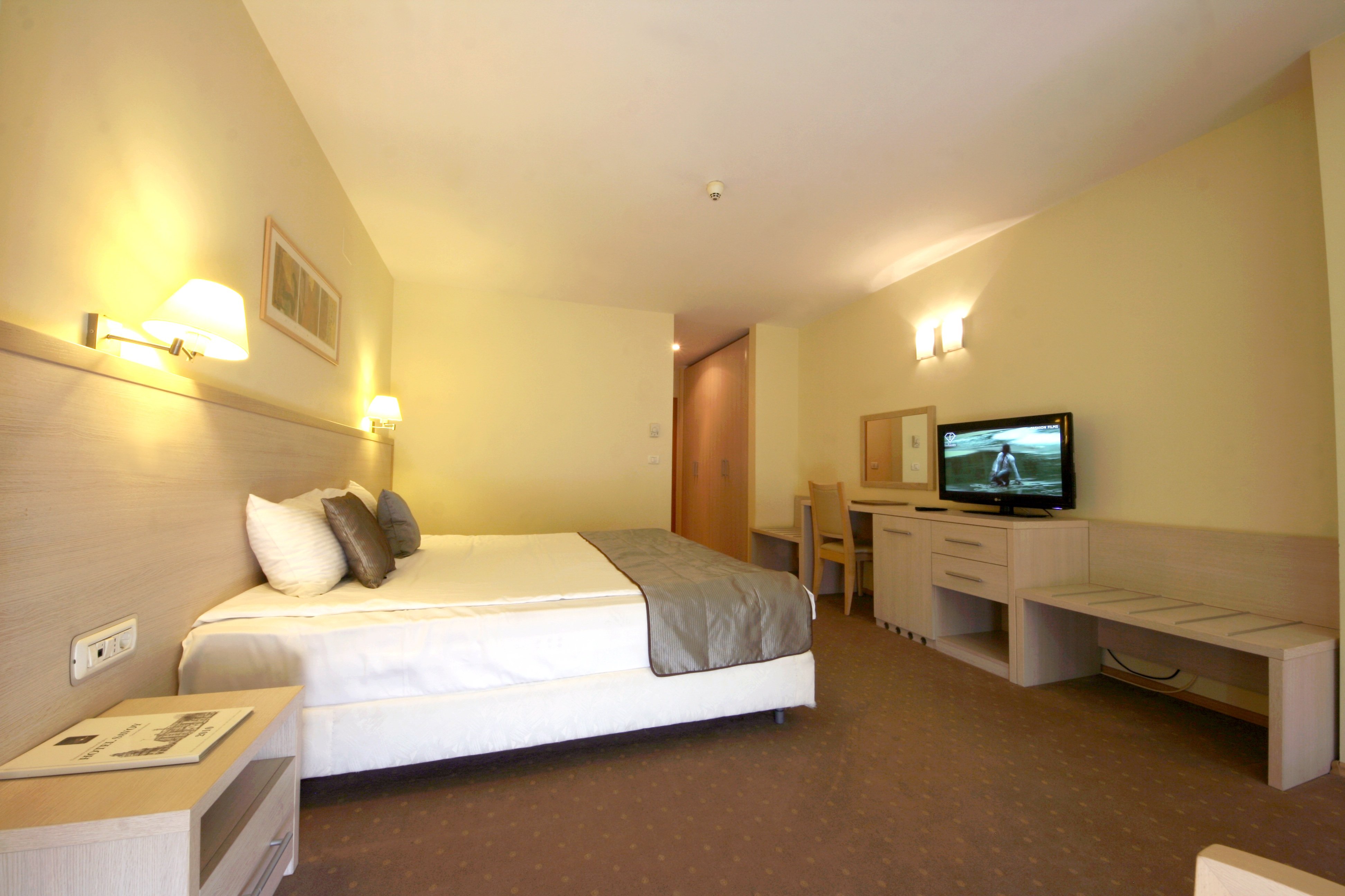 Hotel Savoy 16/57