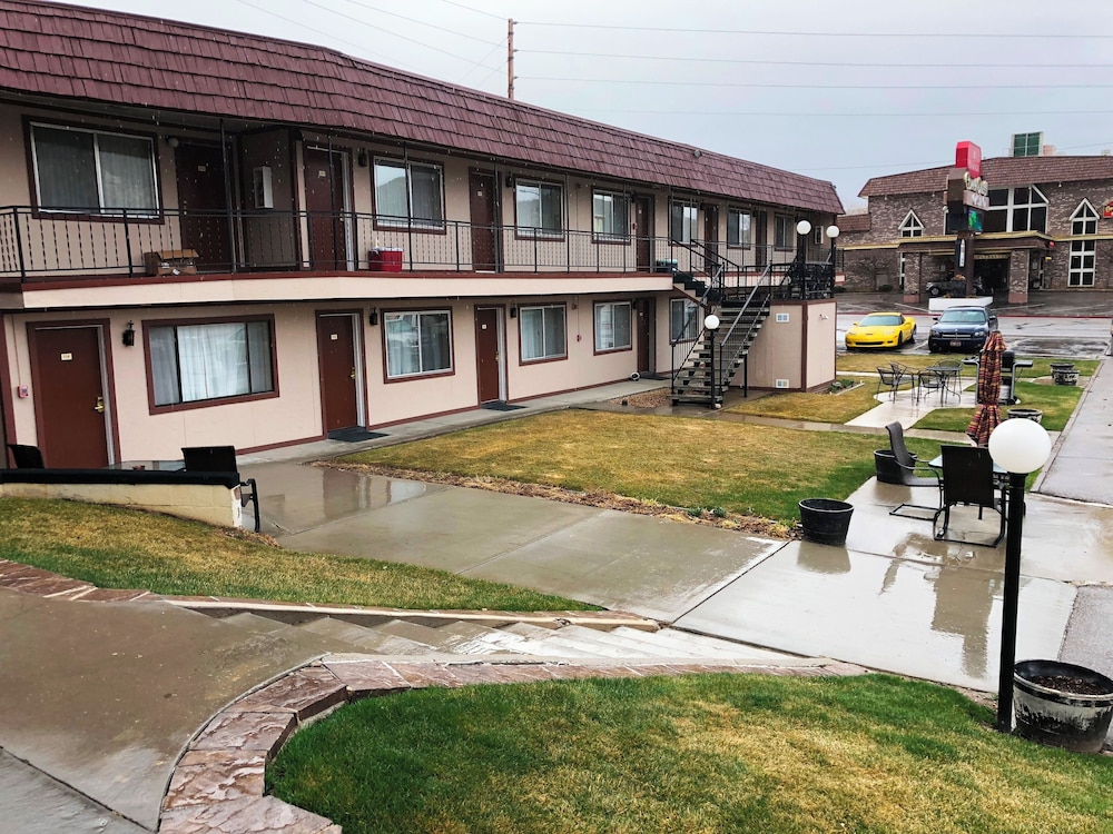 Bristlecone Motel 40/50