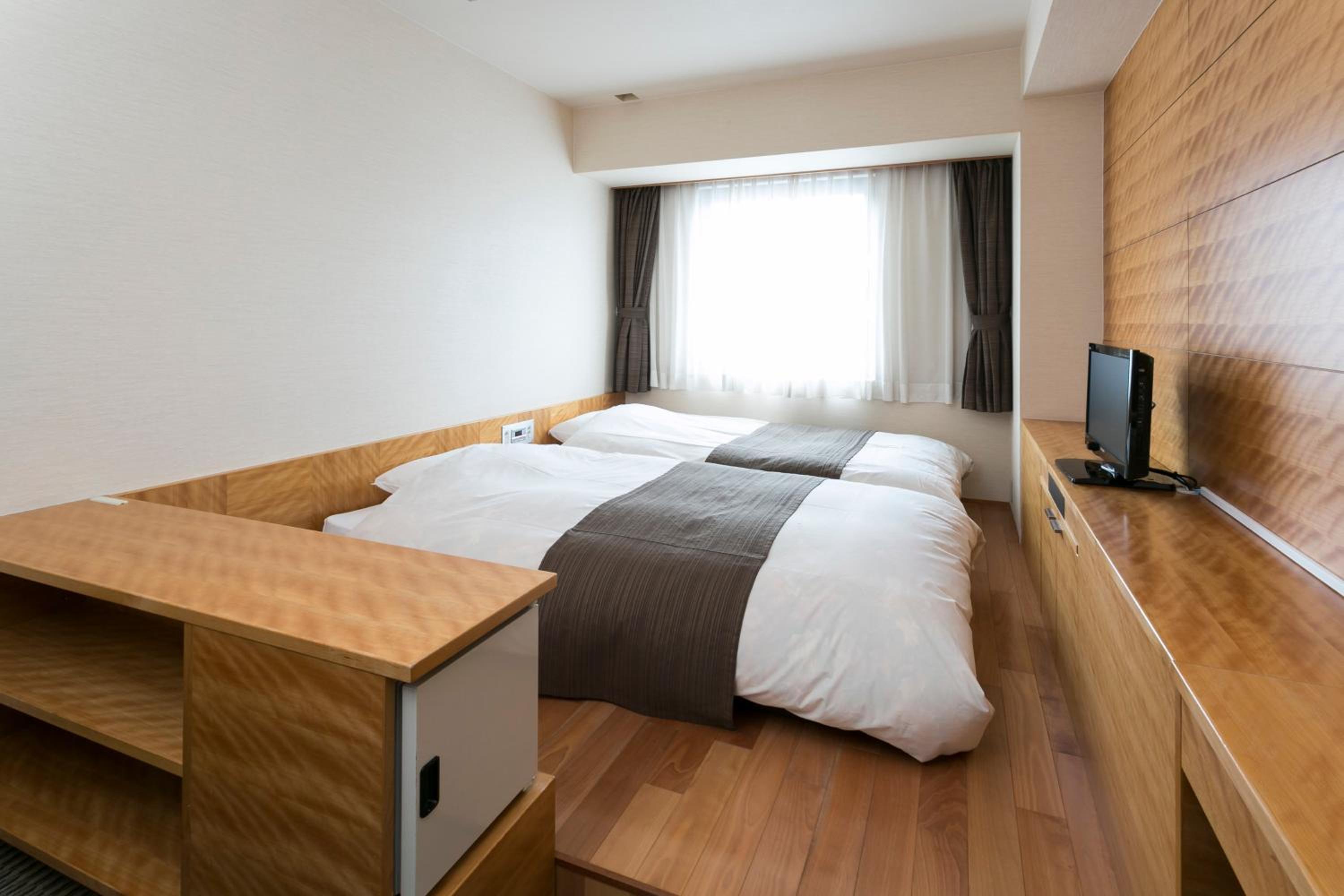 Room, Twin Beds, Small, New Building