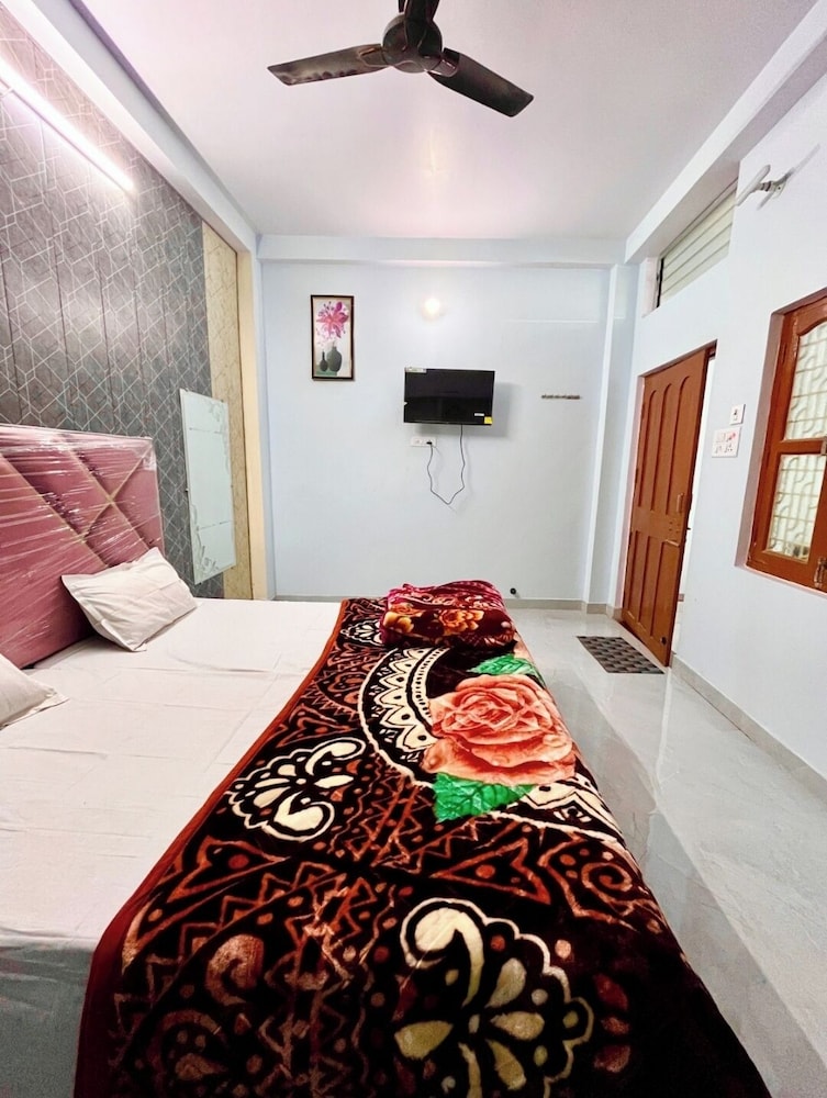 Trilok Residency 12/50
