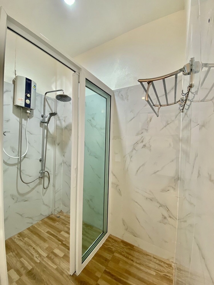 Funwan Hotel 24/50
