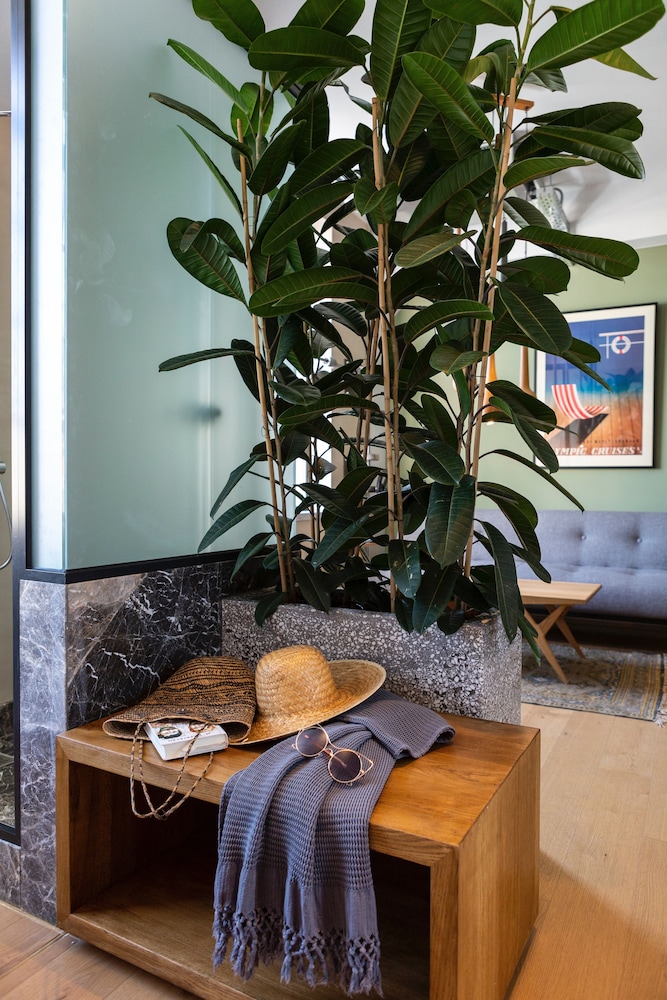 The Foundry Suites Athens 7/50
