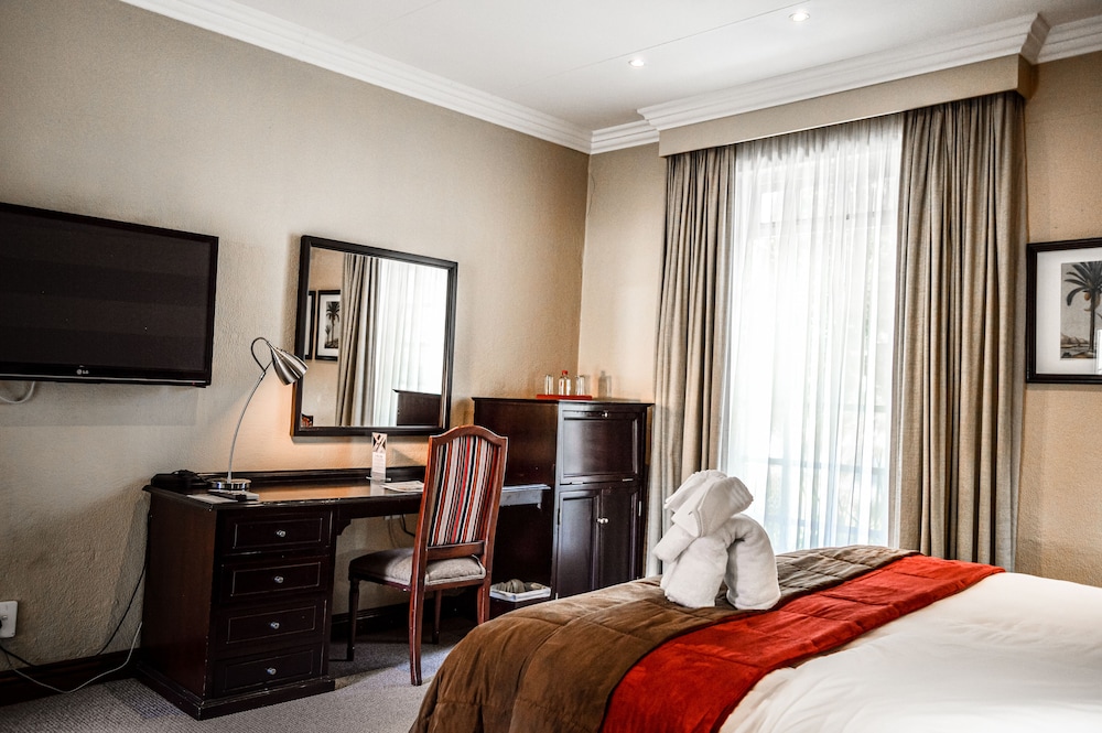 Indaba Hotel 23/83