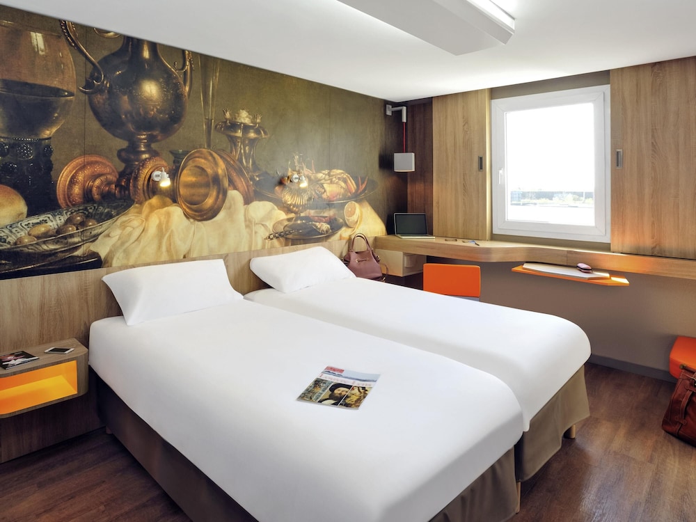 IBIS STYLES LILLE MARCQ EN BAROEUL 19/61