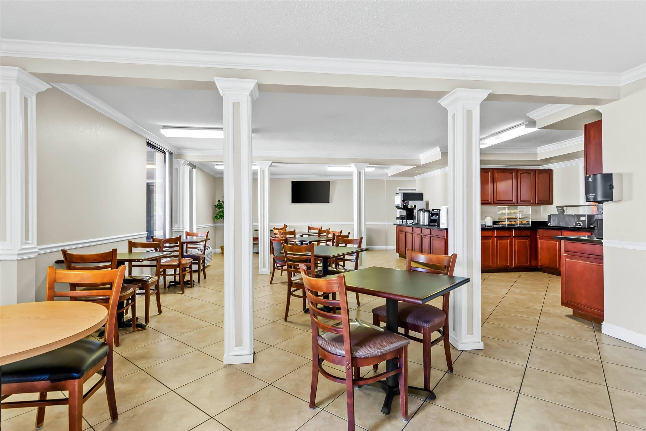 Econo Lodge Mt. Hope - Beckley North 20/28