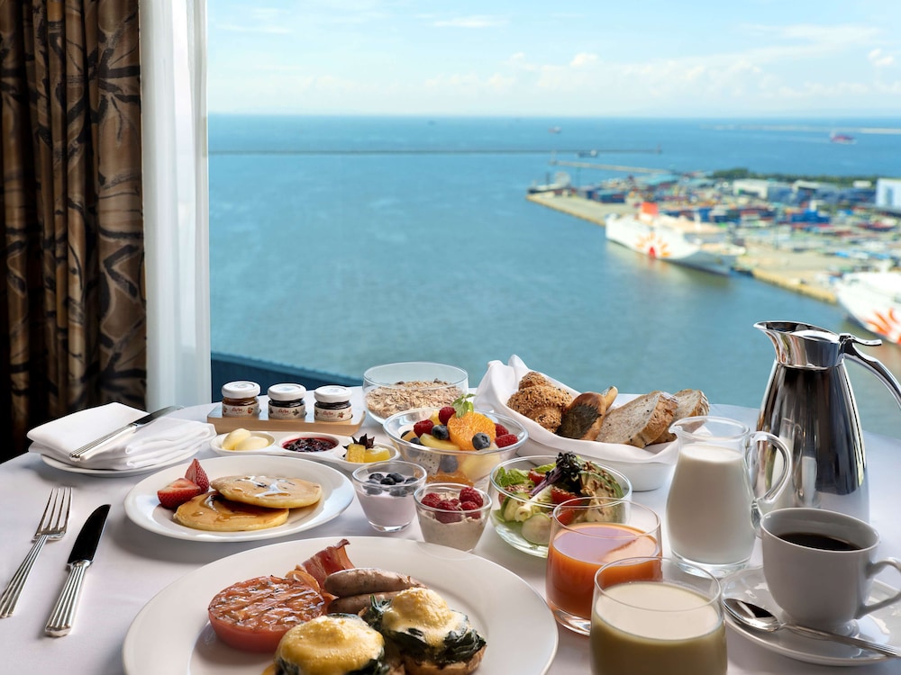 Grand Prince Hotel Osaka Bay 75/91