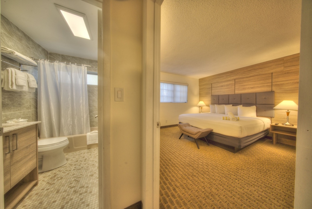 Club Lux Resort By the Beach 34/67