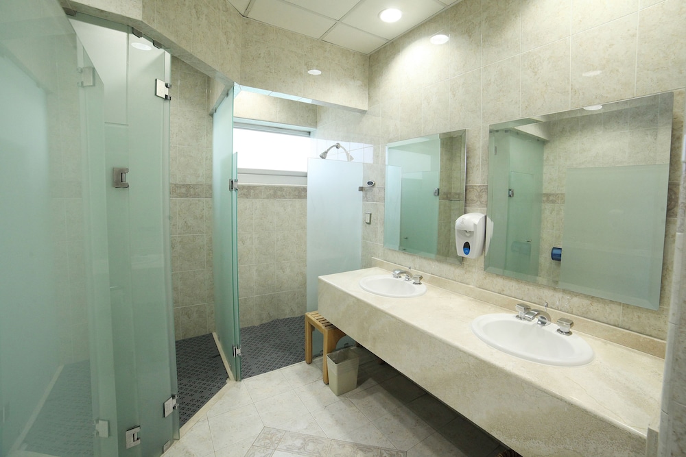 Hotel Mirage 21/68