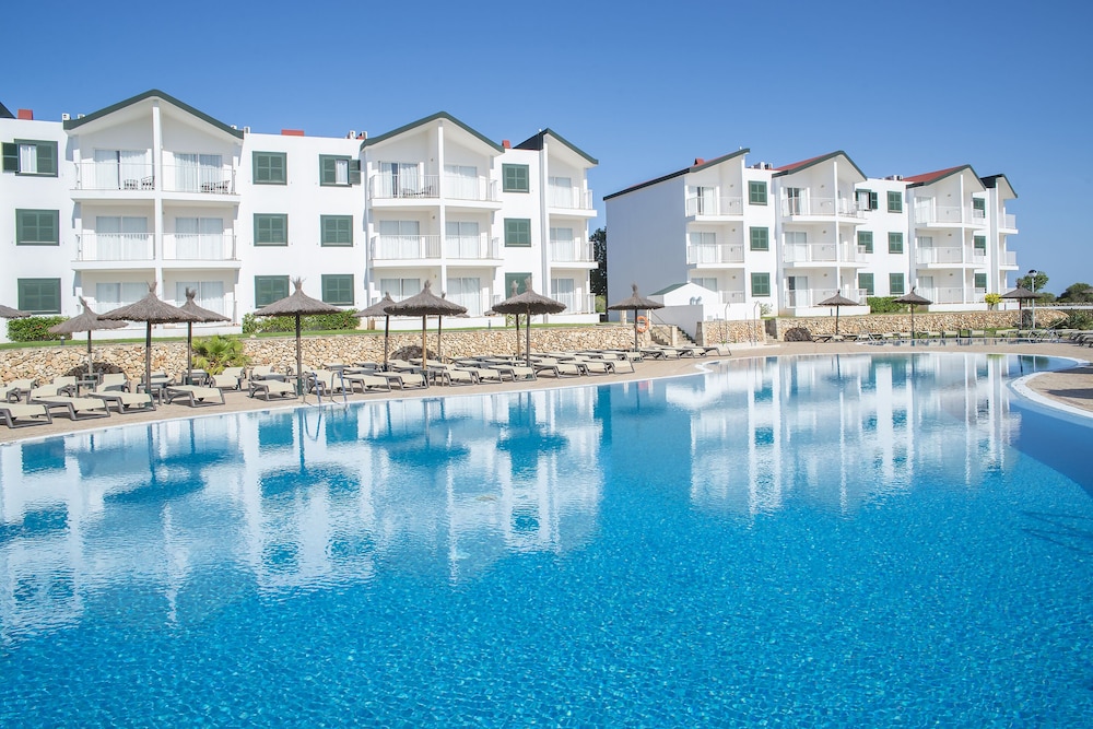 Pierre & Vacances Menorca Cala Blanes (ex Roc Cala D’en Blanes Beach Club Aparthotel) 11/69