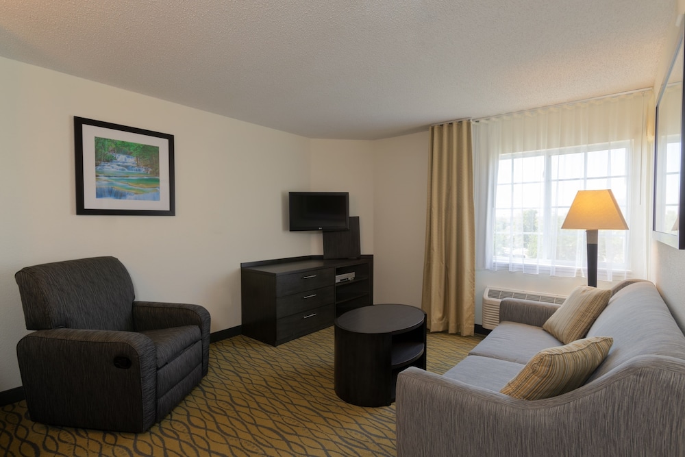 Candlewood Suites Rogers/Bentonville 24/49