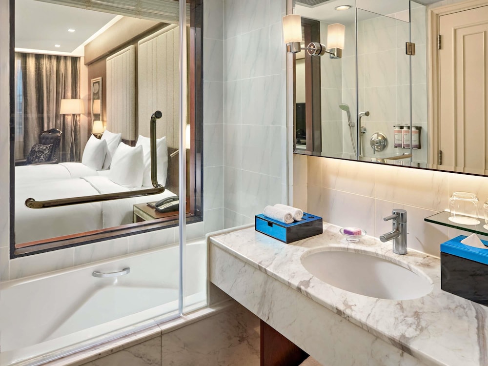 Movenpick Hotel Hanoi Centre 119/121