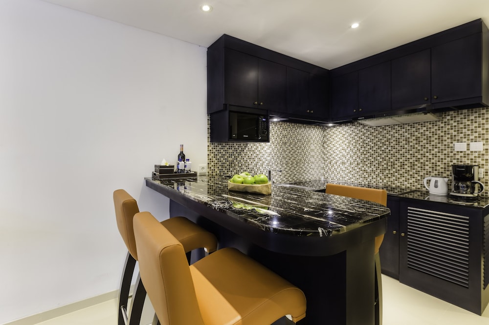 DOWNTOWN VILLAS 27/46