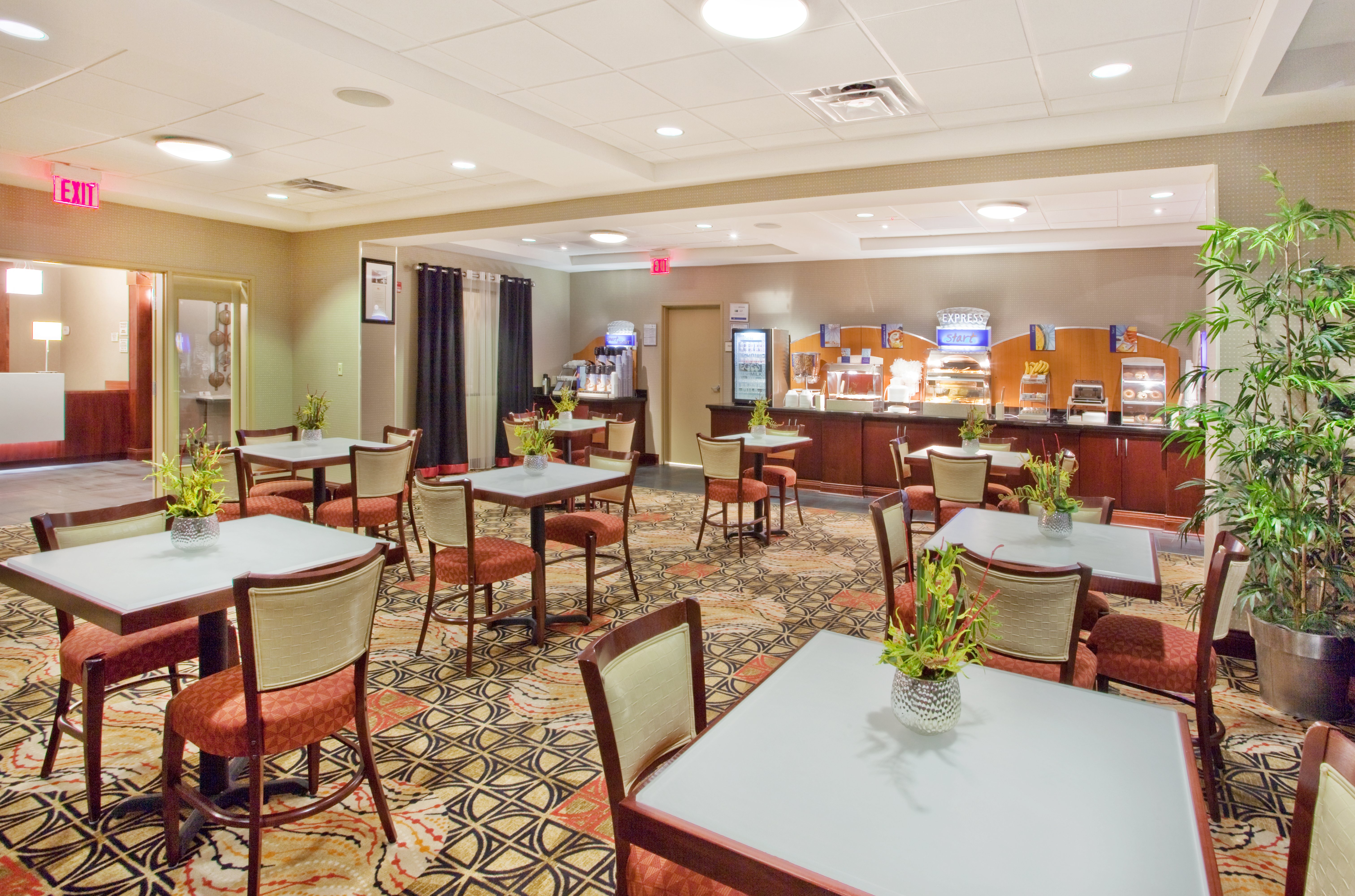 Holiday Inn Express Hotel Suites Atlanta-Cumming 24/31