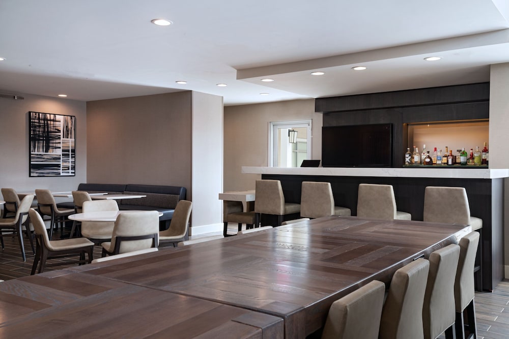 Residence Inn by Marriott New Brunswick Tower Center Blvd 27/32