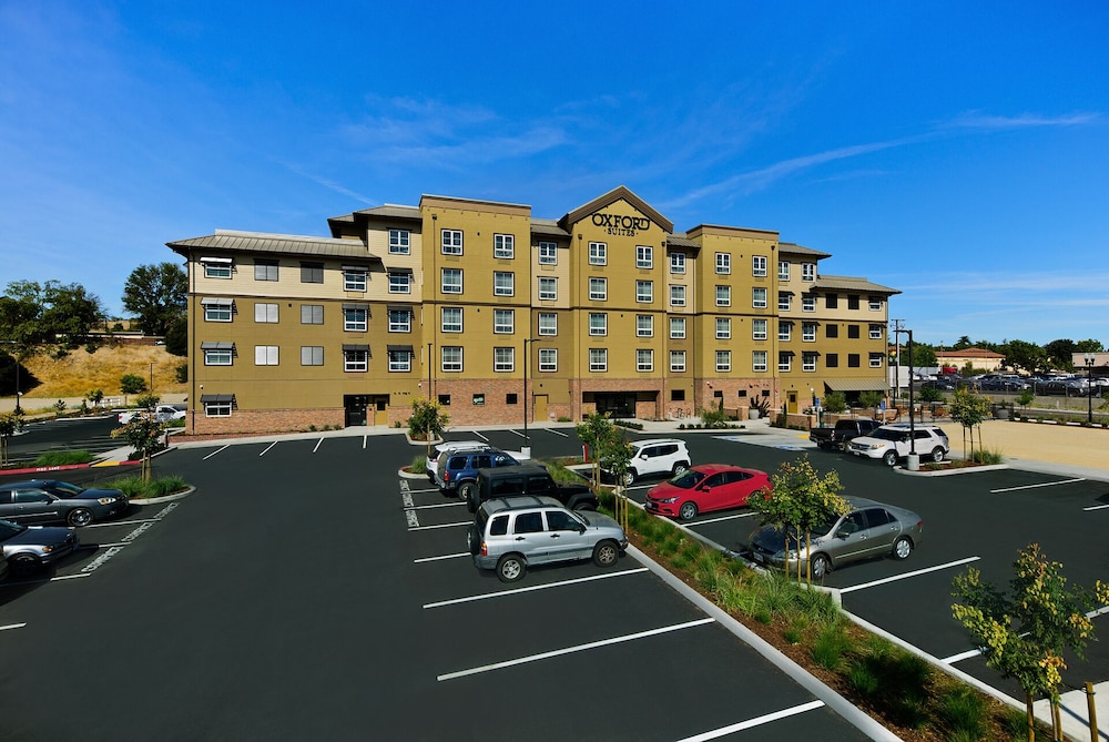 Oxford Suites Paso Robles 48/54