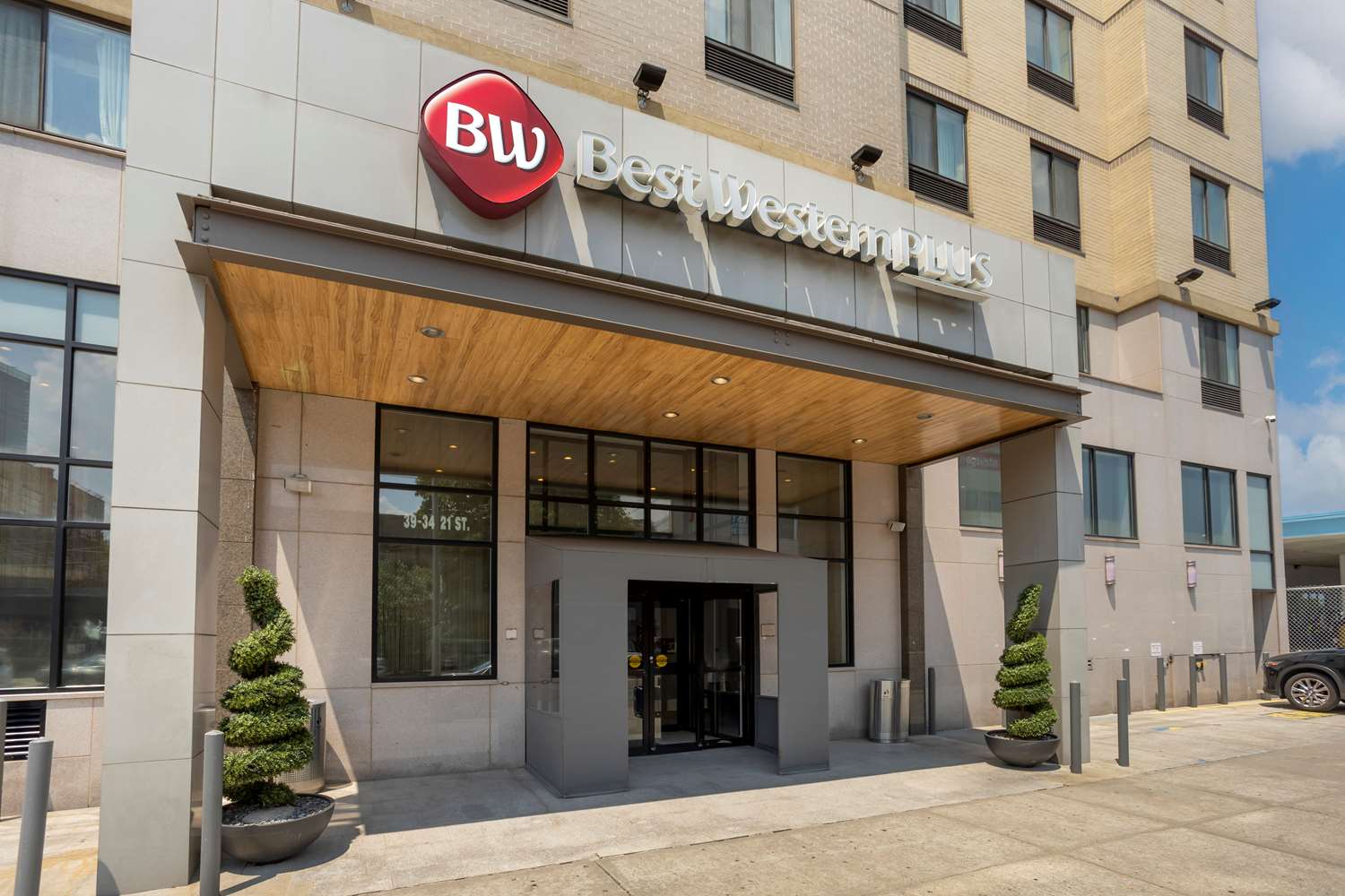 Best Western Plus Plaza Hotel Long Island City 22/22