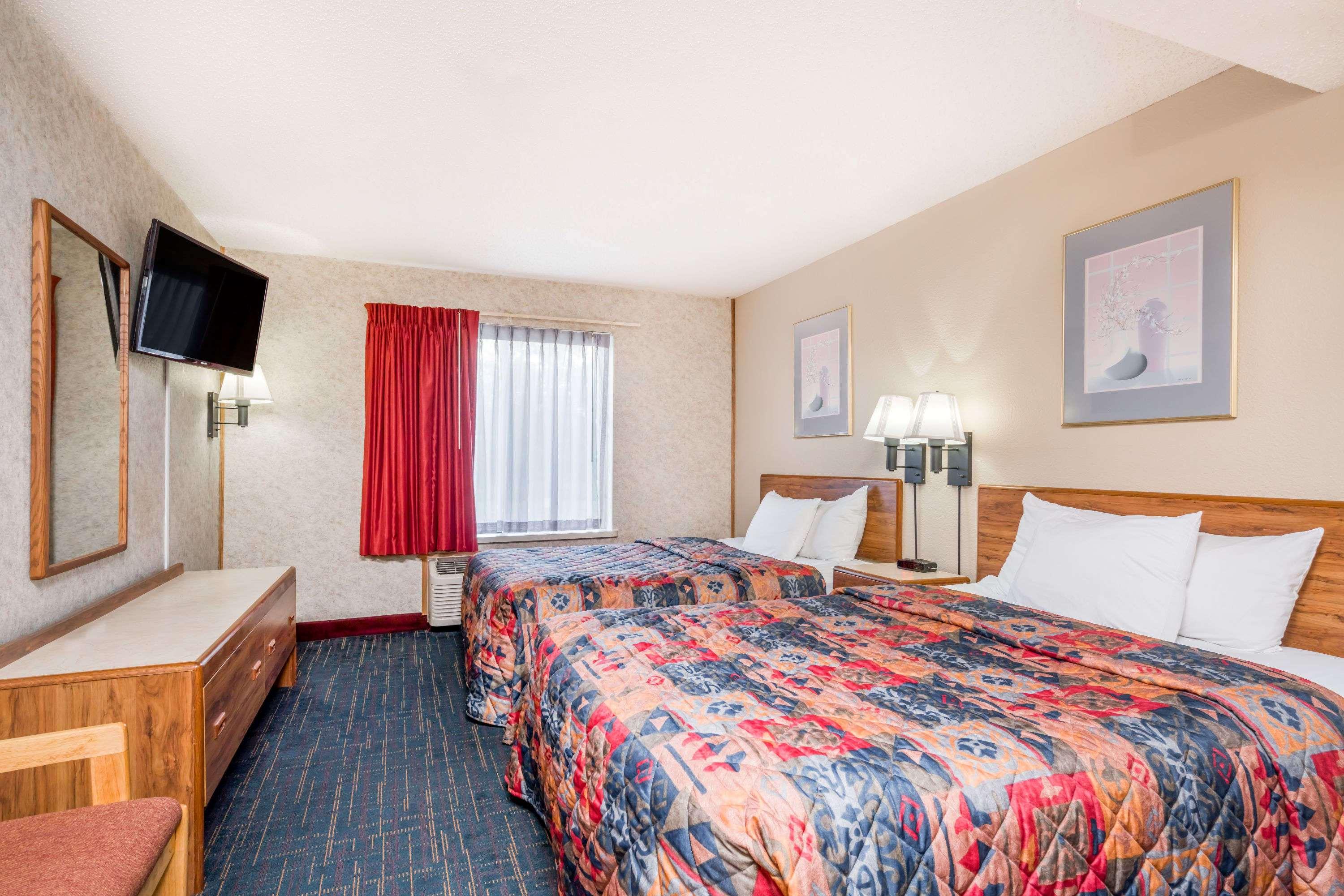 Room, 2 Queen Beds