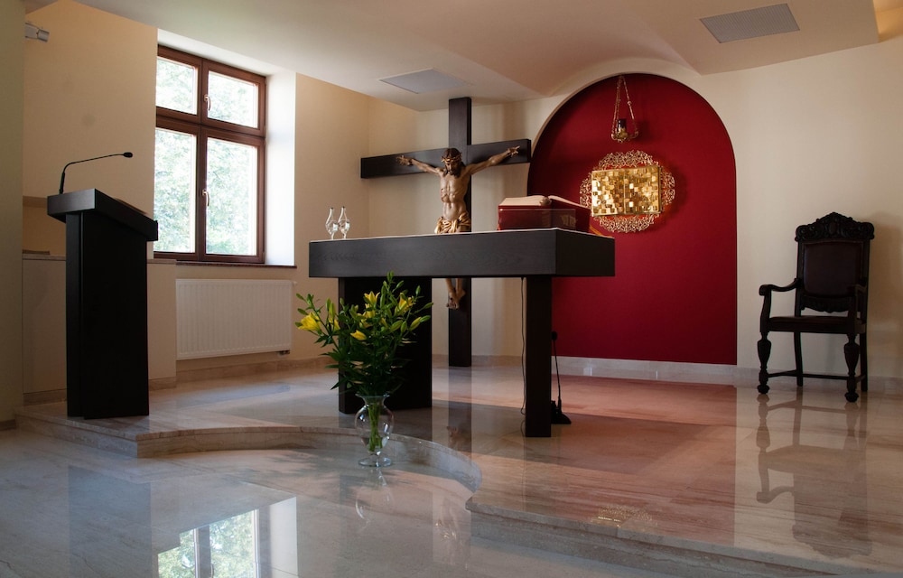 Domus Mater 10/50