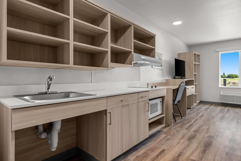 WoodSpring Suites Manteca - Stockon South 63/63