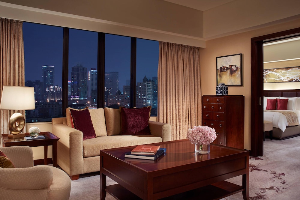 Portman Ritz Carlton 24/43