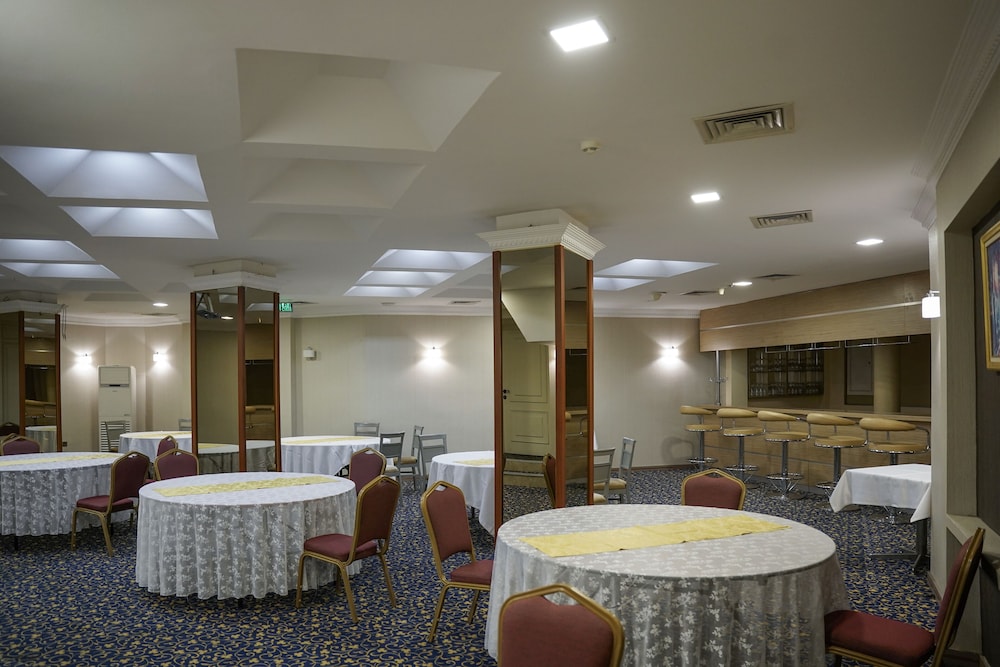 Enerji Hotel 24/46