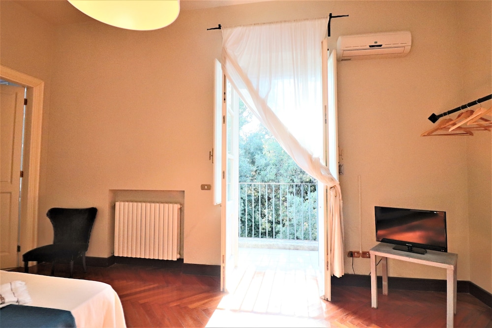 Relais Delle Rose Bed And Breakfast 63/84