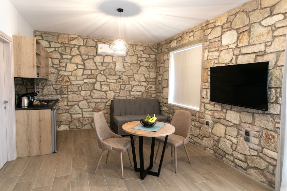 Michelangelo Suites & Apartments 55/69