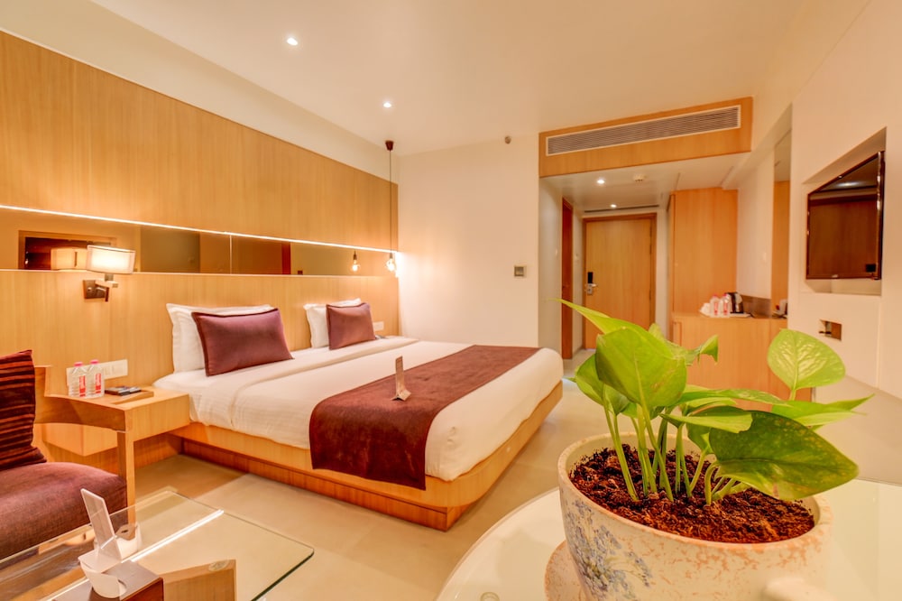 غرفة ديلوكس بسرير مزدوج، The Ssk Solitaire Hotel & Banquets 2/5