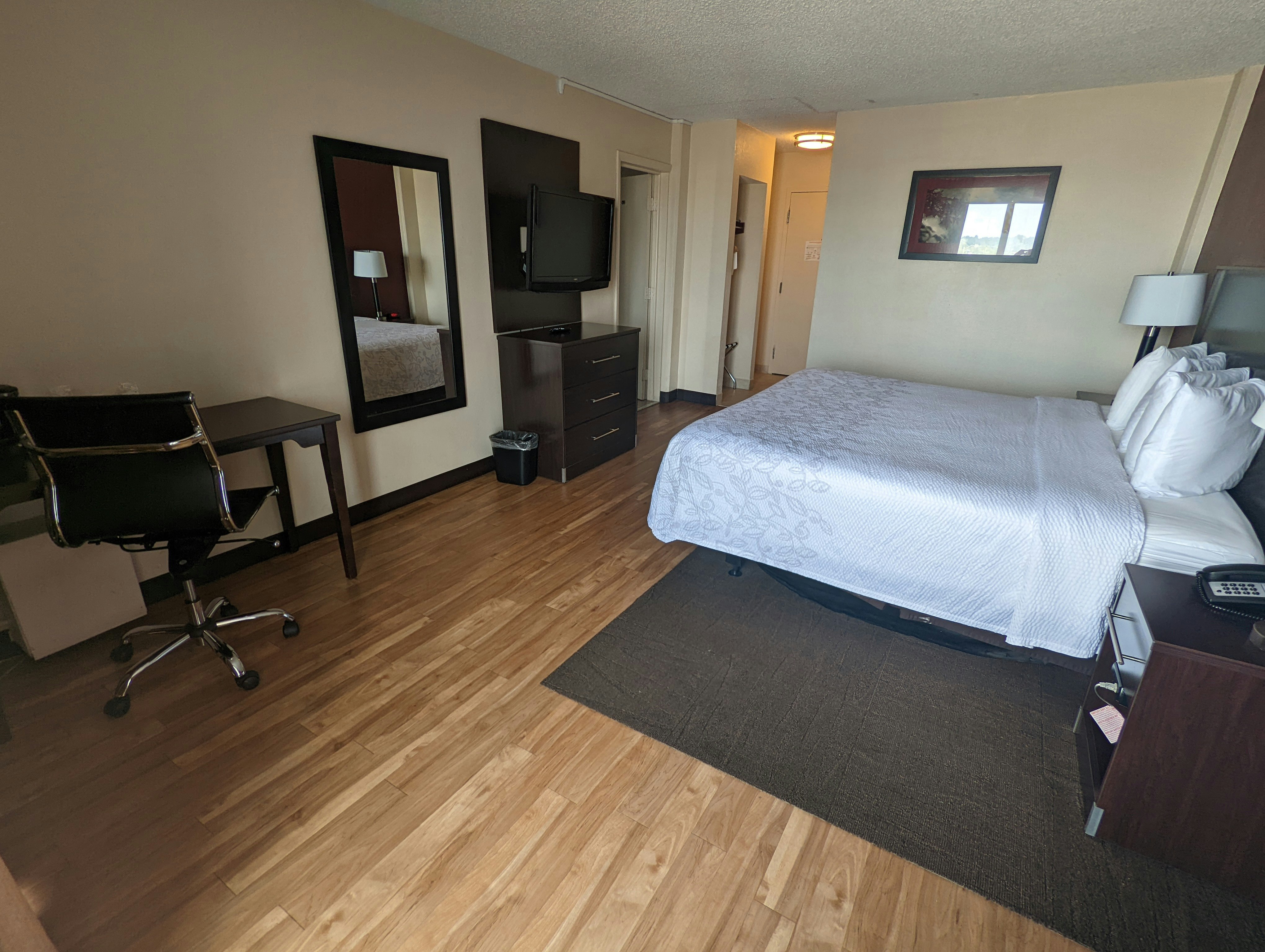 2 Rooms, Suite, King Bed, Jetted Tub