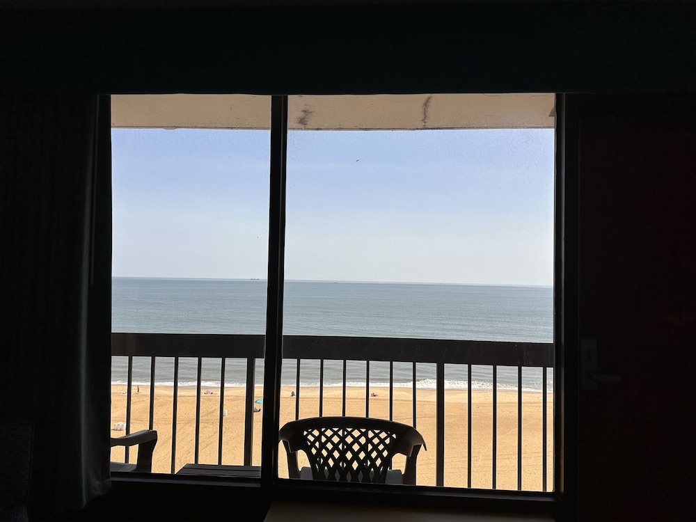 The Breakers Resort Inn 16/29