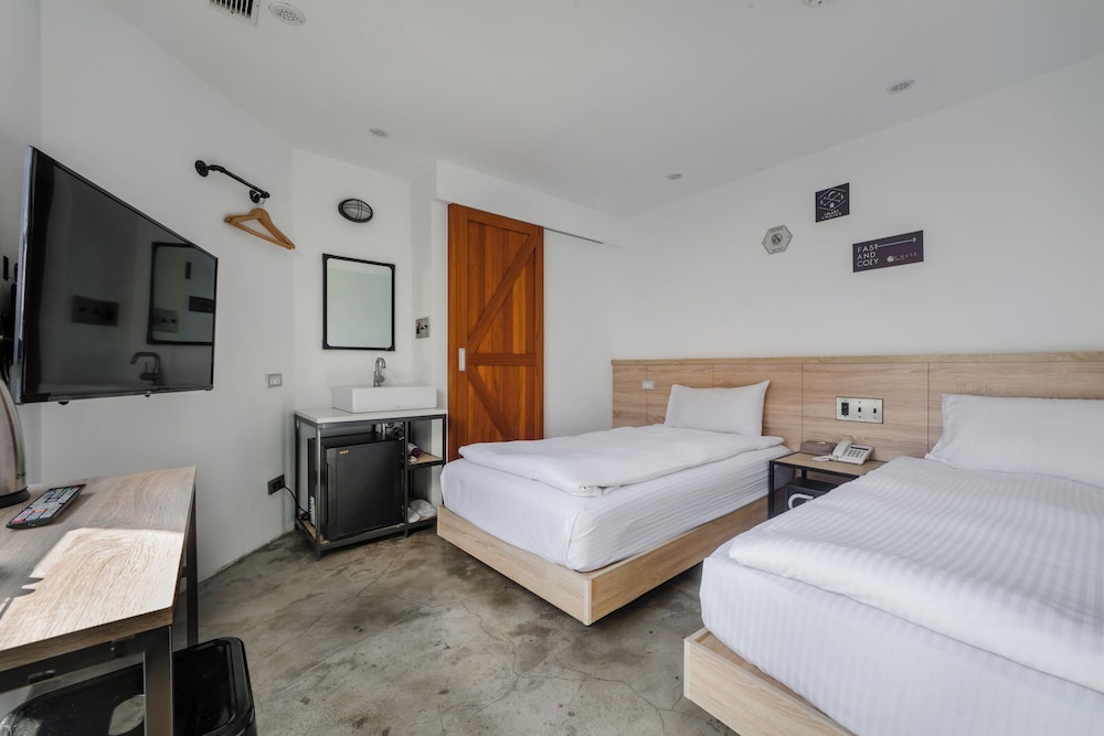 CHASE WALKER HOTEL 34/70