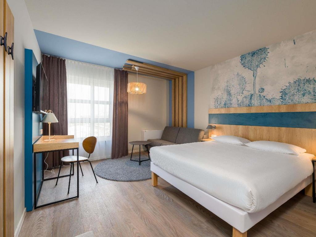 Family, Bunk Bed, Sofa, ibis Styles Regensburg 2/10