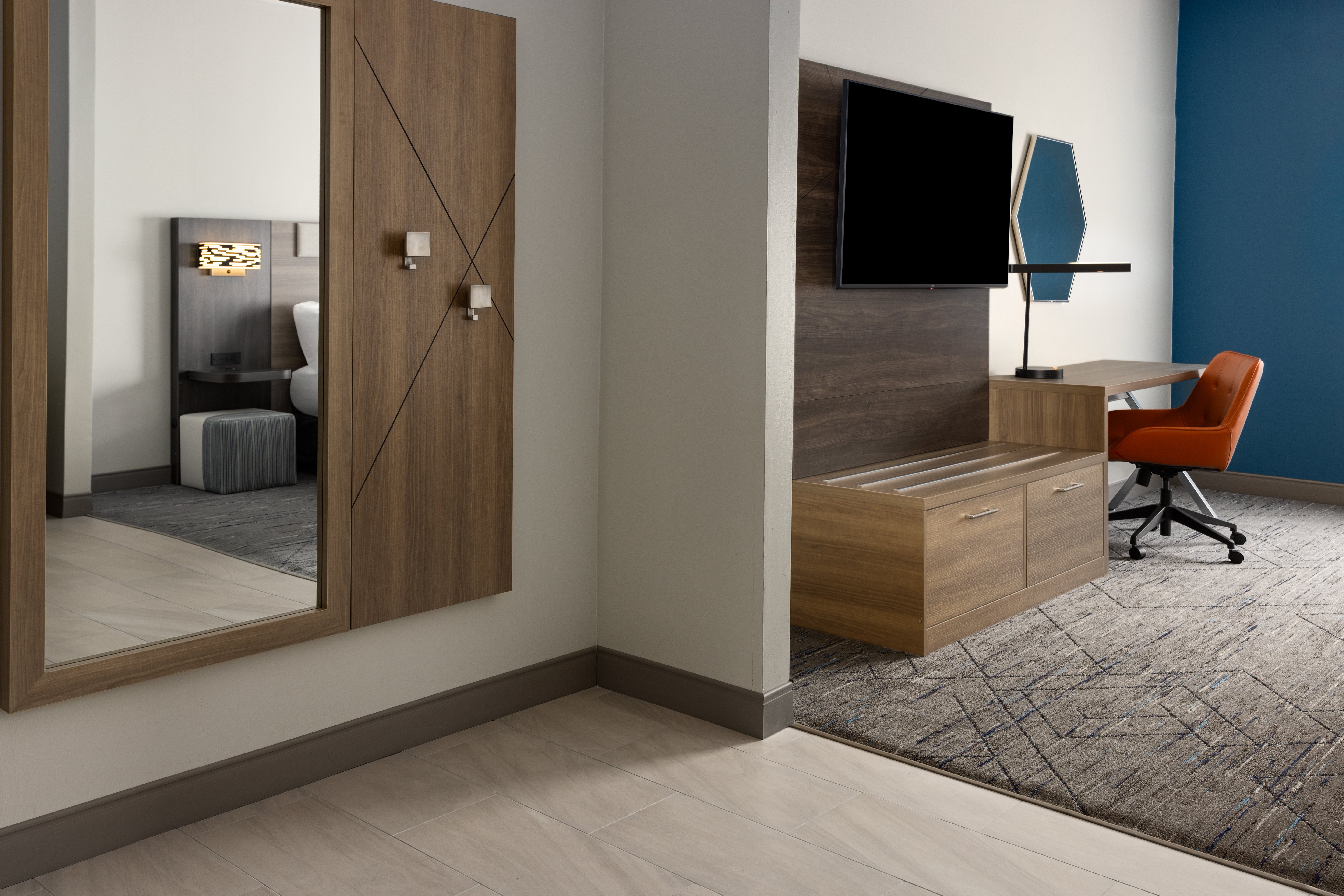 Holiday Inn Express Hotel Suites Meriden 44/50