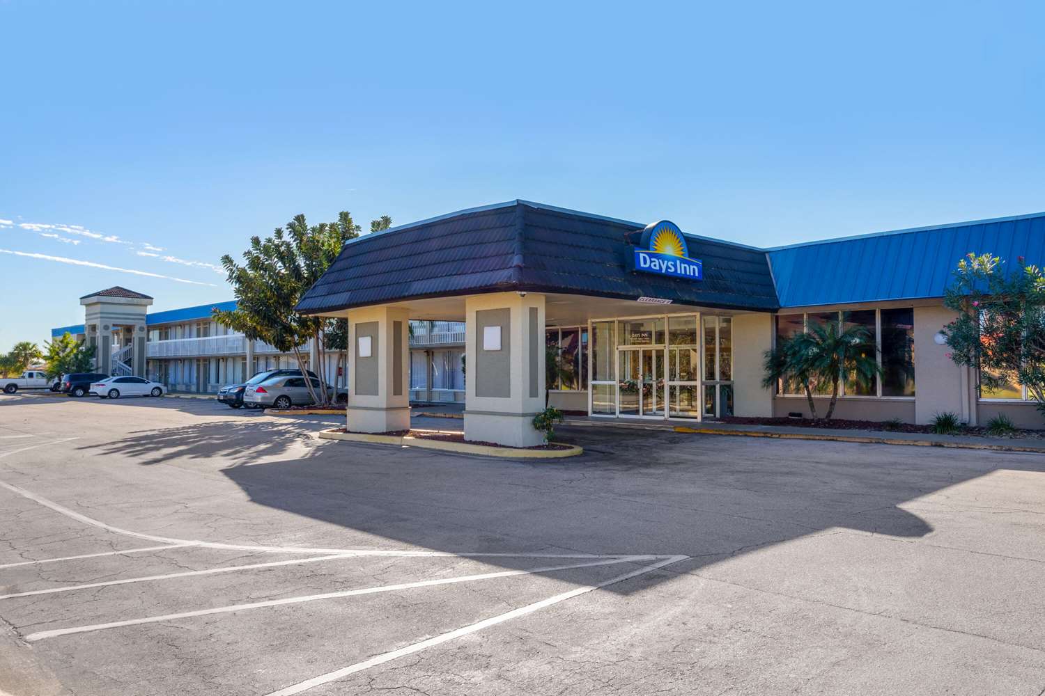 Days Inn by Wyndham Titusville Kennedy Space Center 34/37