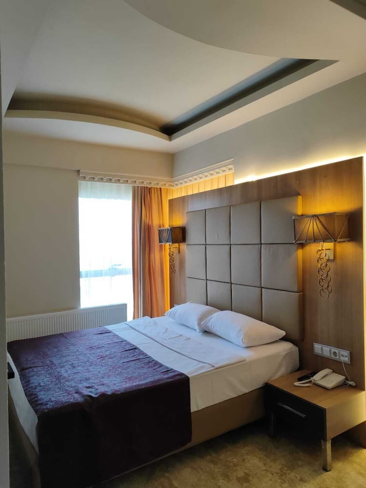 City Live Hotel 27/82