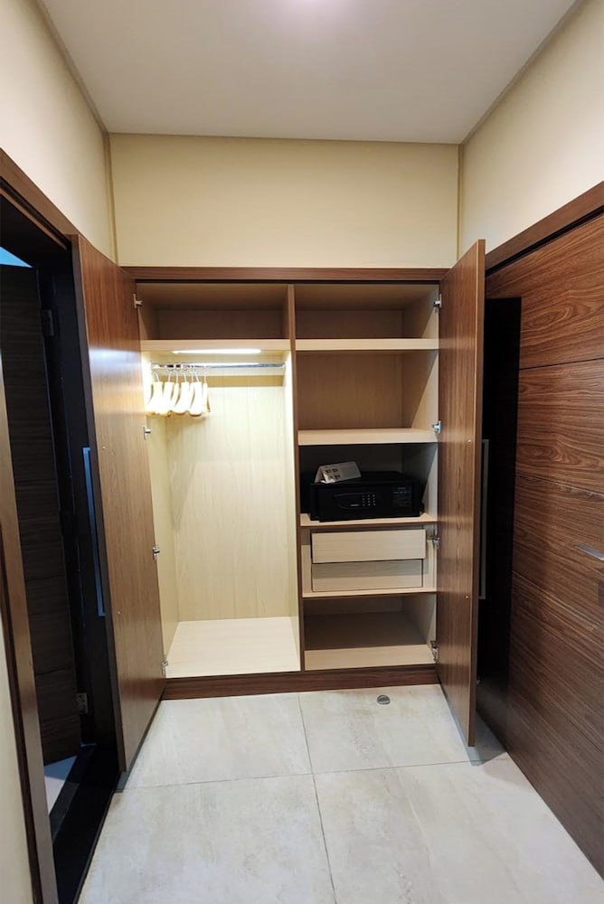 Tulip Al Barsha Hotel Apartment 59/85