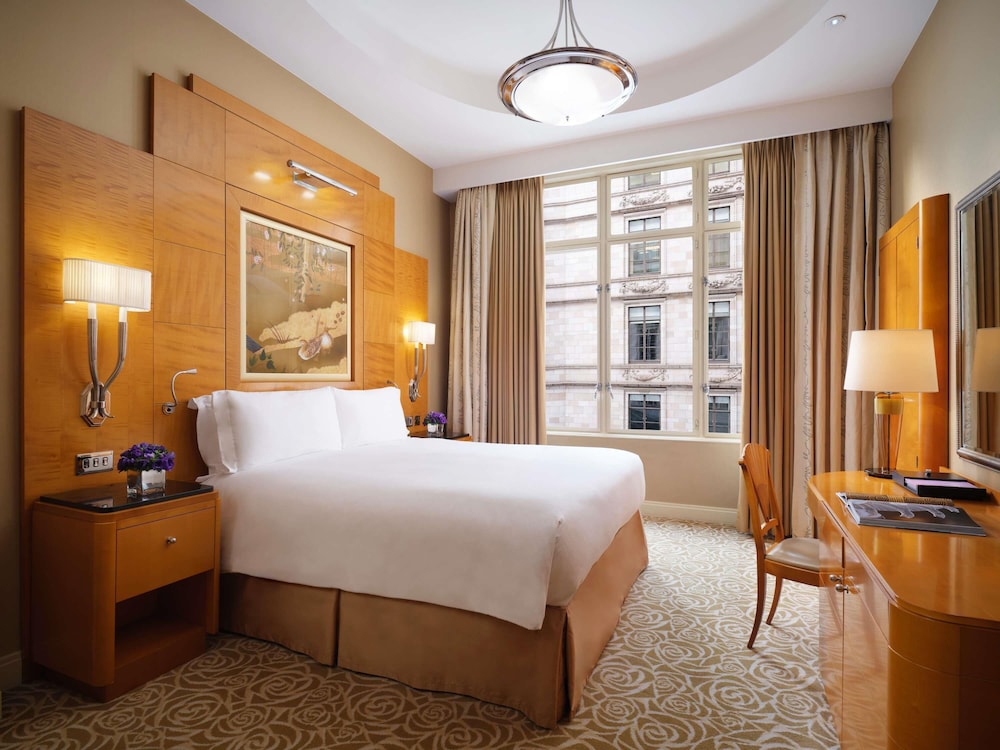 HERITAGE, DELUXE, KING BED
