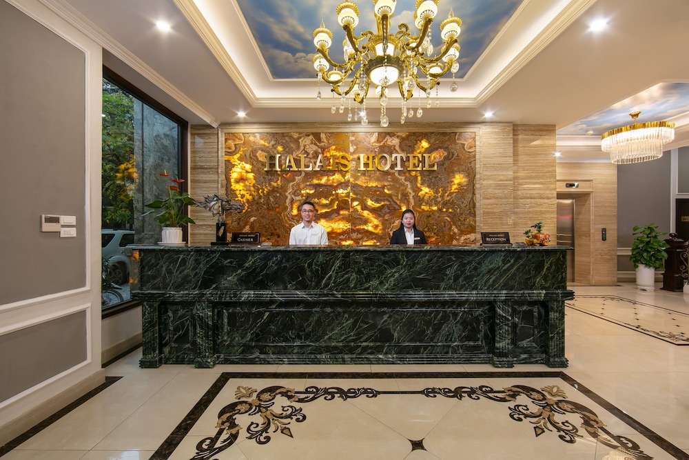 Halais Hotel 3/50