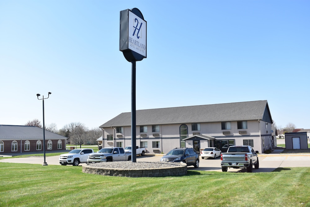Heartland Hotel And Suites 54/62