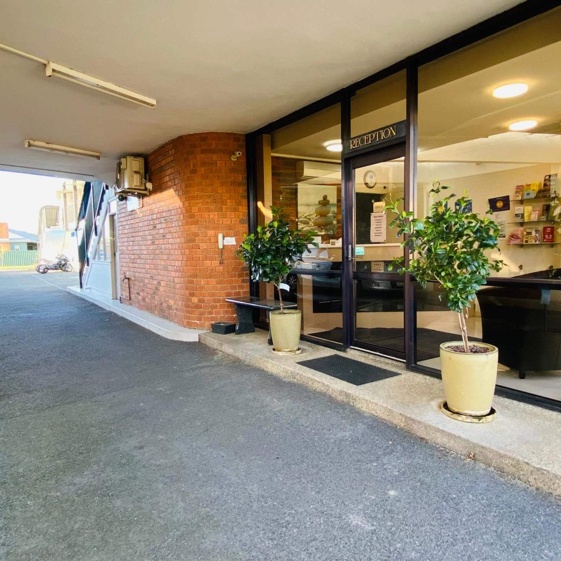 Connells Motel & Serviced Apartments 42/48