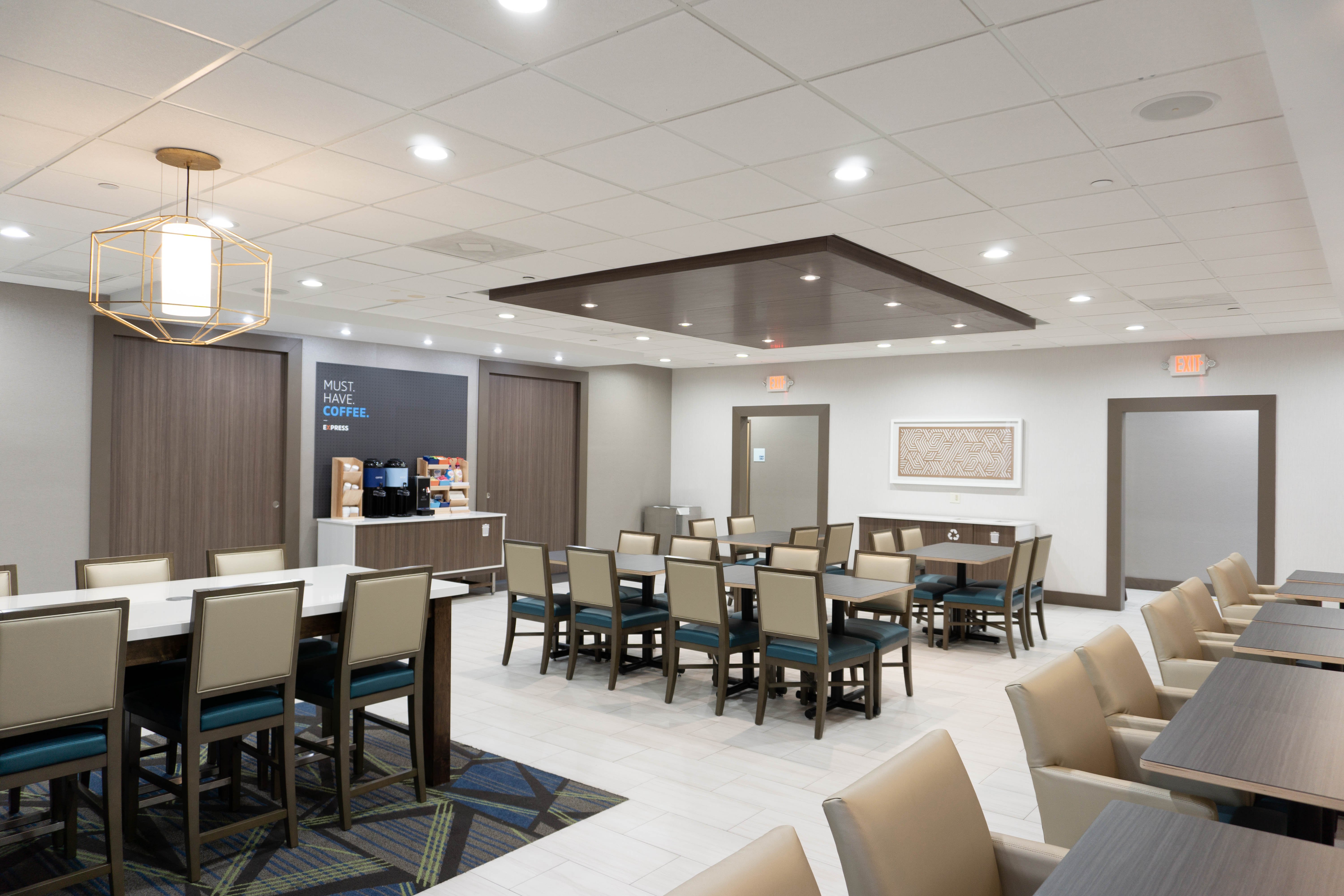Holiday Inn Express Hotel And Suites Los Angeles Downtown West 52/55
