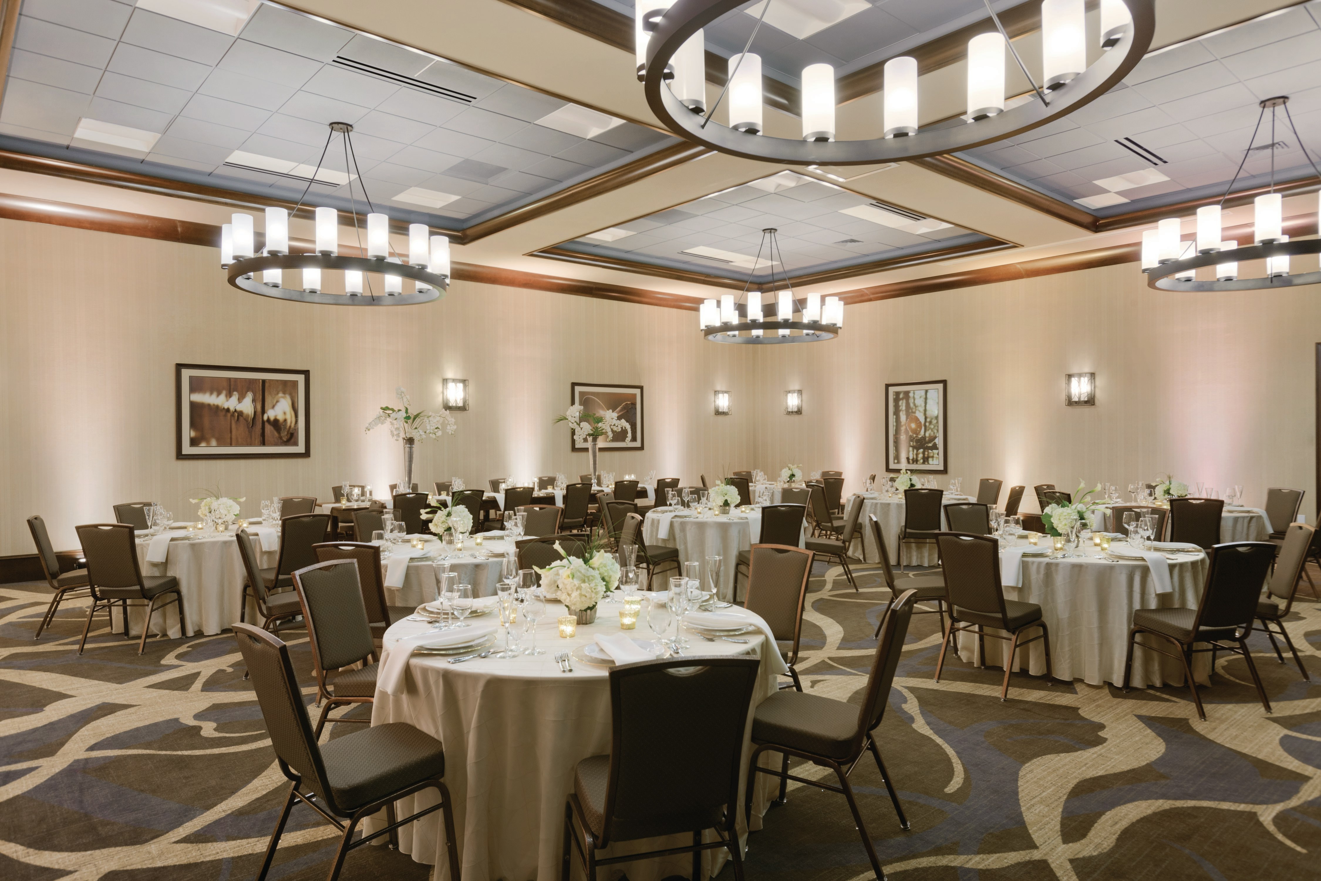 Embassy Suites Saratoga Springs NY 51/56