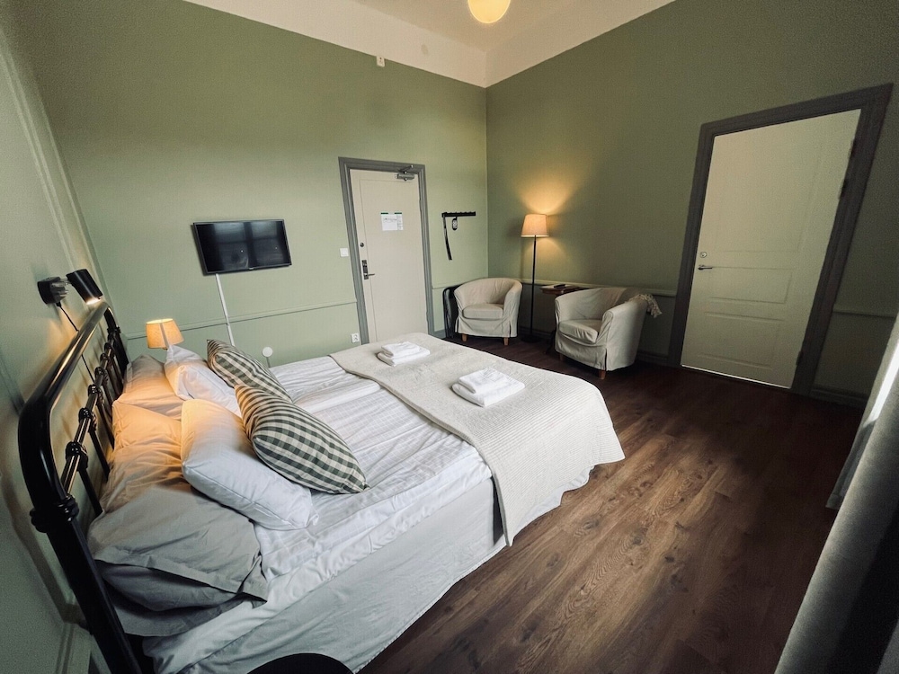 Stationen Bed Breakfast 13/50