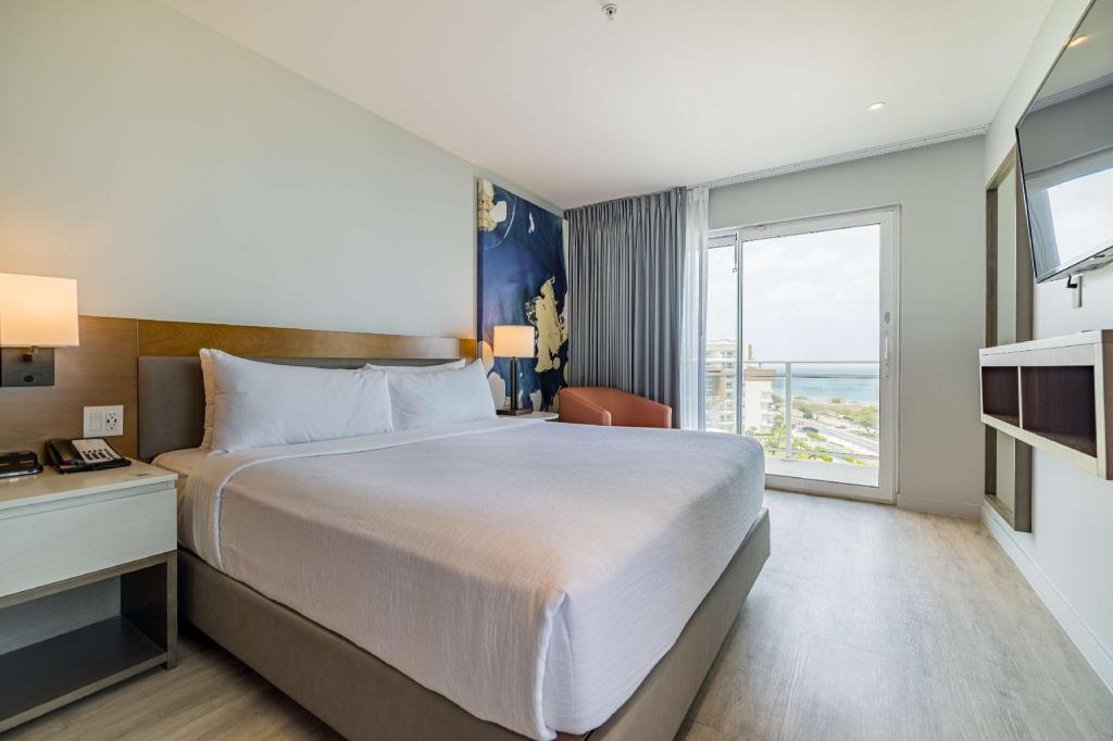 Grand, Suite, King Bed, Ocean Front