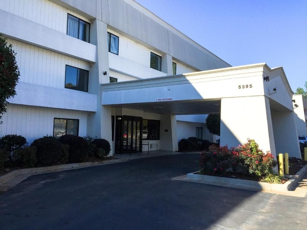 Motel6 Norcross, GA in PEACHTREE CORNERS - GA