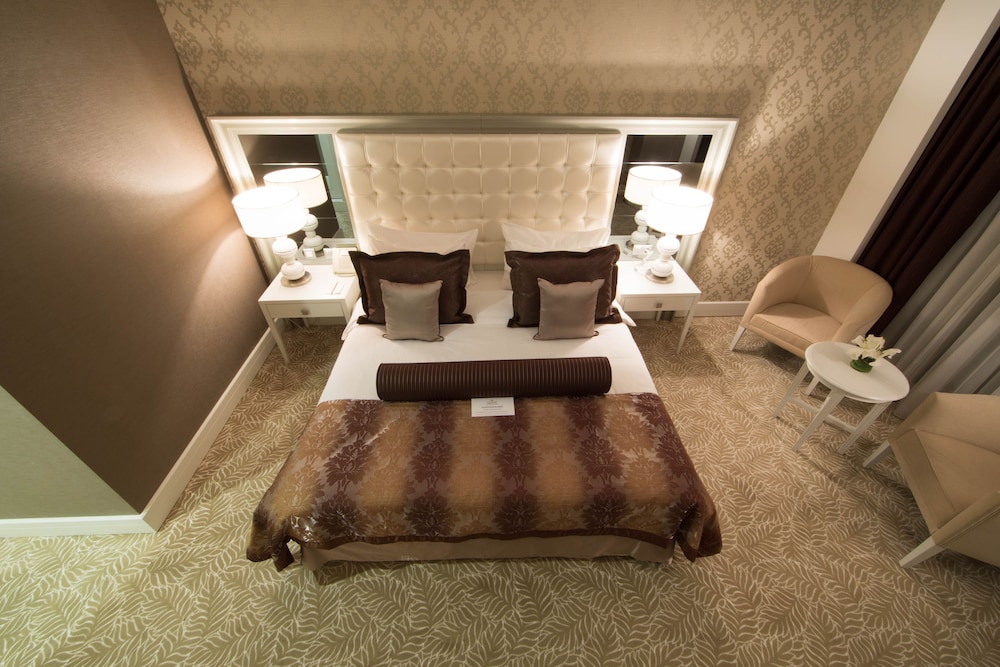 Qafqaz City Hotel 40/44