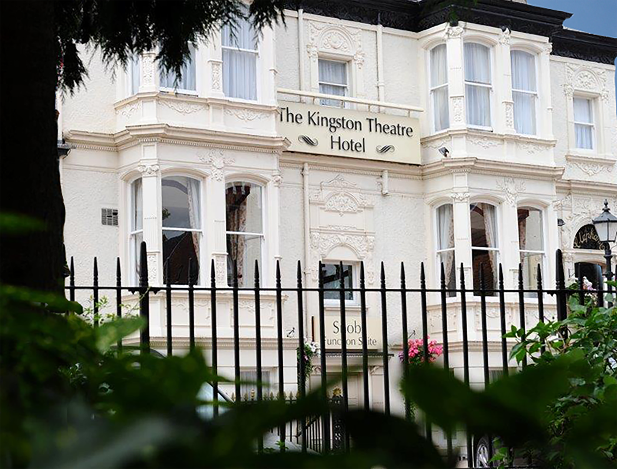 The Kingston Theatre Hotel 4/52