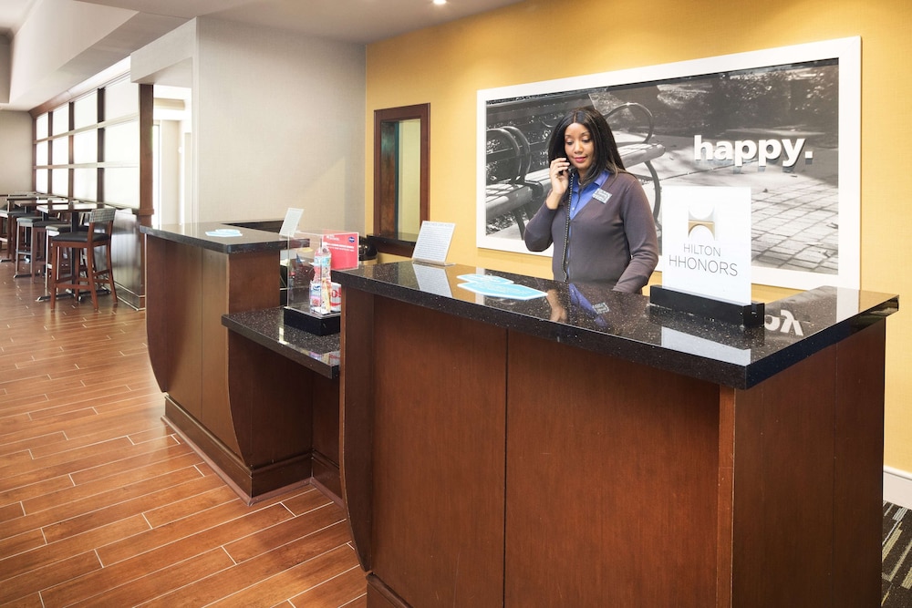 Hampton Inn Suites Little Rock Downtown 9/35